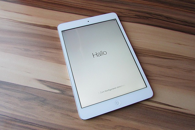 iPad Proの初期設定画面とApple Pencil
