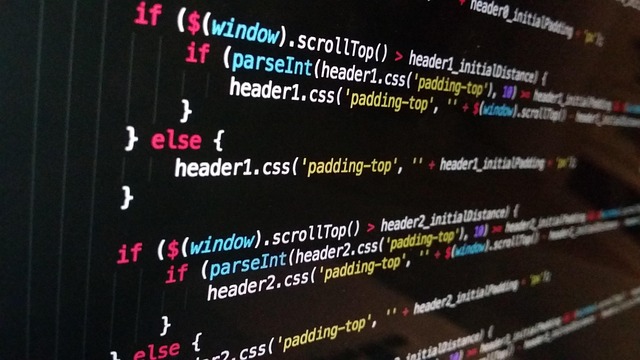 プログラミング学習のステップアップ、階段を上るイメージ