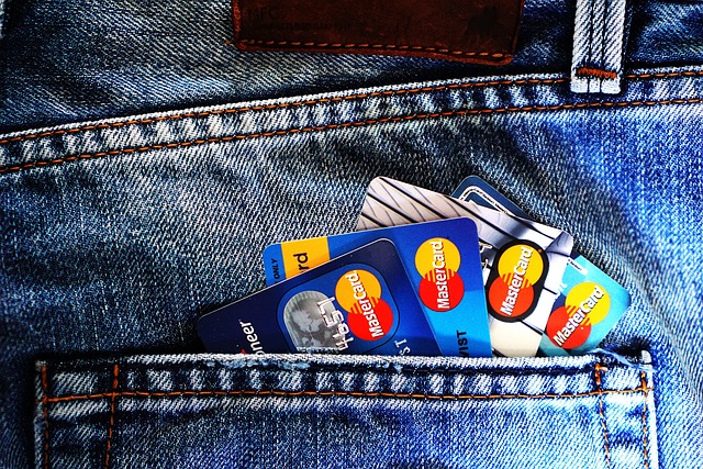 デビットカードの選び方に悩む初心者
