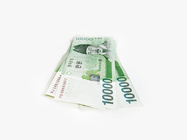 iDeCoの節税メリットを象徴する、お金が貯まるイメージ