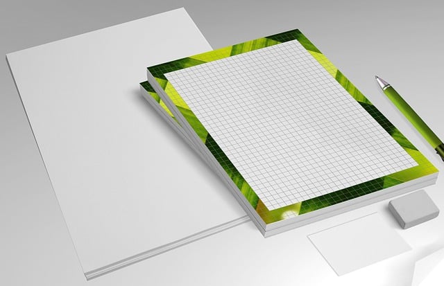電子メモでメモを取る様子