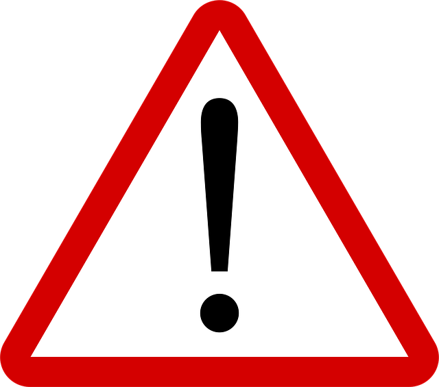 サーフィン中の安全に関する注意喚起のイラスト。ライフガードや危険を示す旗のイメージ