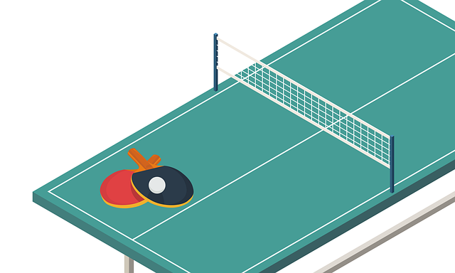 卓球の基本姿勢を学ぶ初心者とコーチ、ステップアップの様子