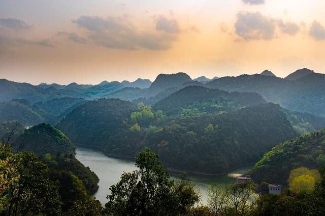 疑問を解決し、納得した表情の人物