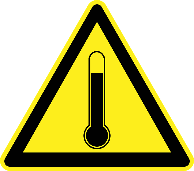 注意を促すアイコンとダメージヘアのイメージ