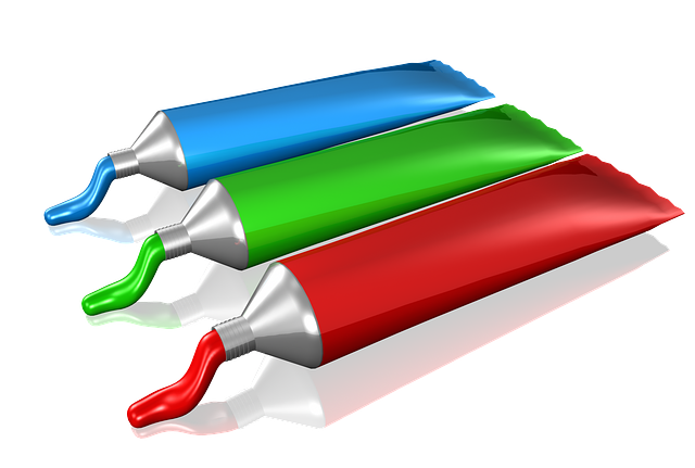 スケートボードの基本姿勢を練習する初心者