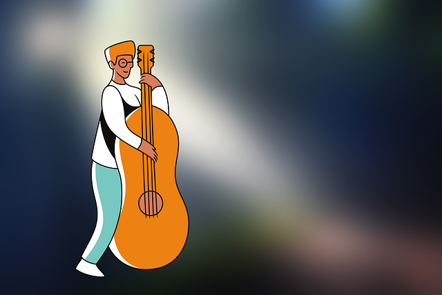 オーケストラでコントラバスを演奏する人