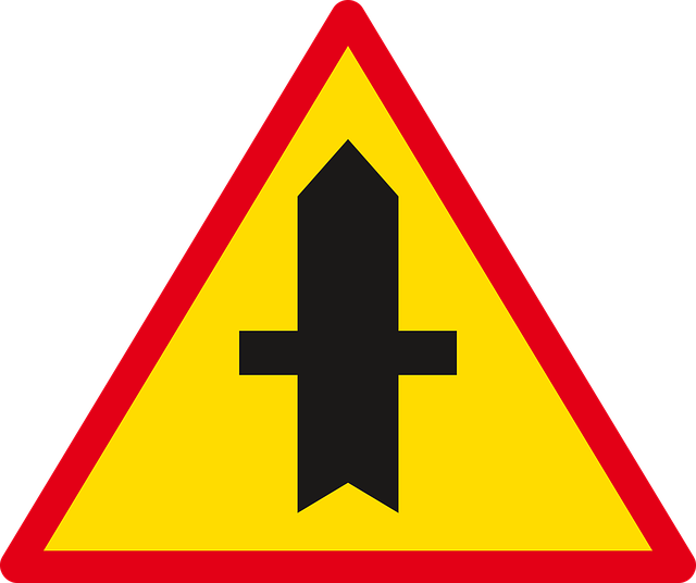 注意を促す標識と、複雑な道を示すイメージ